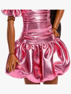 Barbie Deluxe Style Dukke i Lyserød Kjole