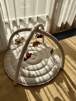 Vanilla Copenhagen Ladybug Aktivitetstæppe, Oyster